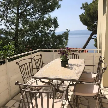 Apartment Nemira Omis